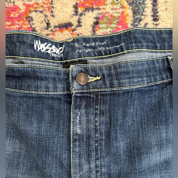 Mossimo Distressed Denim Shorts size 24W - Picture 4 of 4